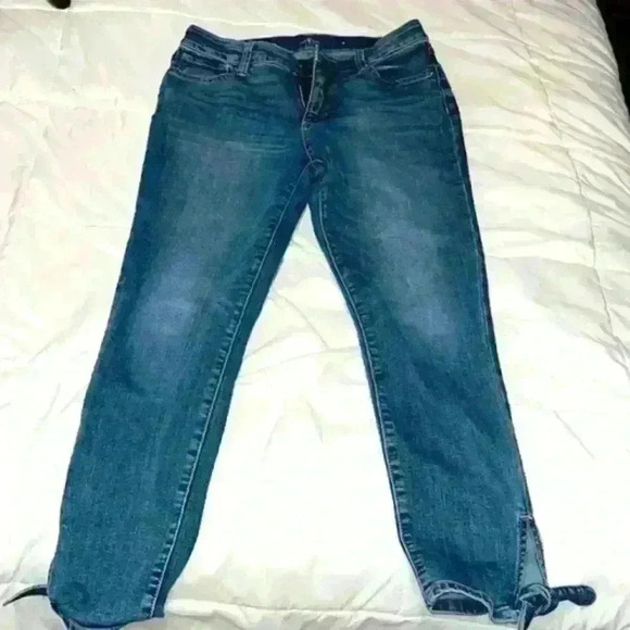 Denim - Woman’s St John’s Bay skinny jeans size 8